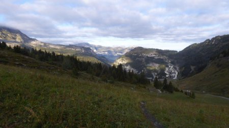 Début de la montée, à droite la piste 4x4