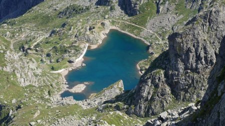 Vue plongeante sur le Lac du Crozet.