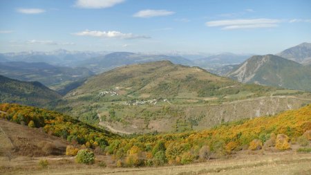 Couleurs d’automne et Vercors sur l’horizon.