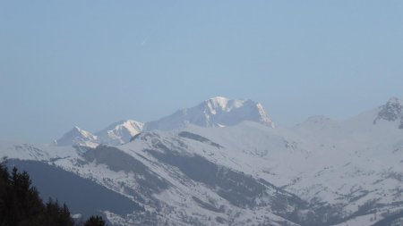 Vue bien brouillée aujourd’hui vers le Mont Blanc