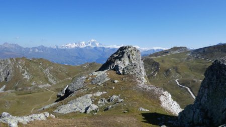 Sur la crête du Roc des Blanchets, la pointe sommitale (facile d’accès)