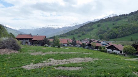 Le village de Longefoy  