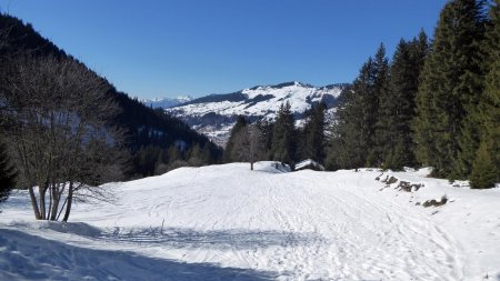 Retour, la Montaz (chalet du bas)