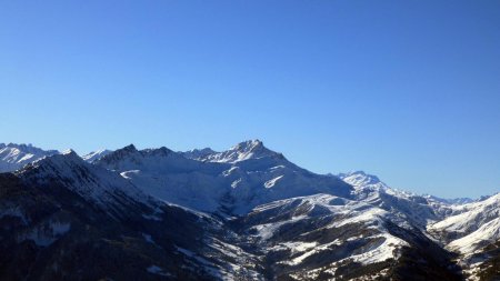 Crève Tête, Grand Niélard, Cheval Noir, Étendard