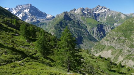 Vers Sirac, secteur de Vallonpierre et Aiguille de Morges.