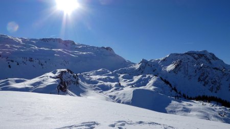 Rochers des Enclaves et Montagne d’Outray