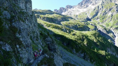 Dans la perte de dénivelé avant la remontée vers le Lac Blanc.