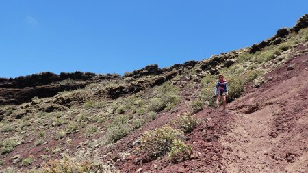 Descente dans le cratère