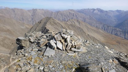 Cairn sommital de la Tête de Crouès (2928m)