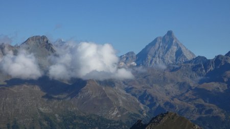 Zoom en direction du Cervin et du Grand Tournalin.