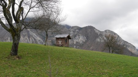 Prafeu , cabane et Roc de Viuz