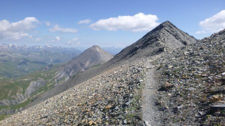 Le sommet plus très loin