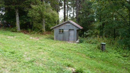 Petite cabane avant le sommet