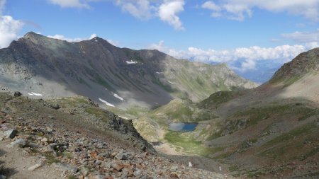 On a laissé sur notre gauche le petit Lac de l’Echo.