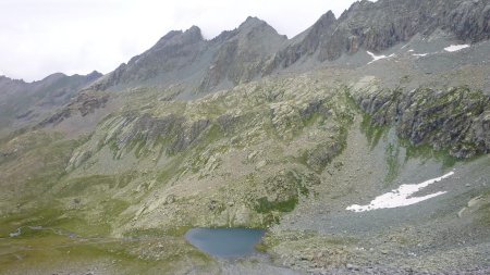 Descente du Col de Valante, avec le Lac Lestio, et les Pointes de Rome, Udine et Venise