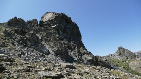 L’imposant Rouchon ; personne dans les voies d’escalade aujourd’hui.