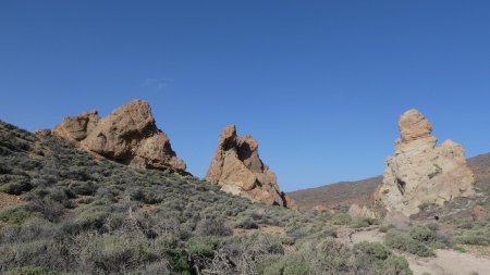 Tour des Roques de Garcia