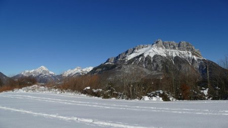 Une dernière de trois beaux sommets baujus.