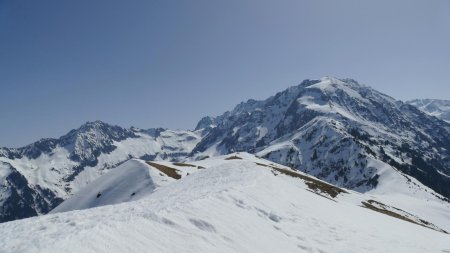 On pousse un peu vers le Col de Claran.