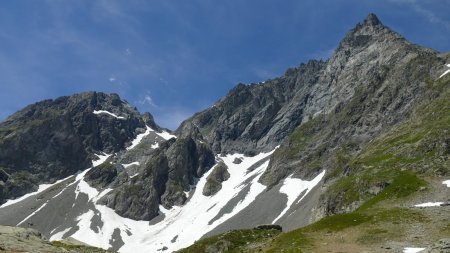 Vue sur la montée au Col de Belledonne ; un parcours bien pentu !