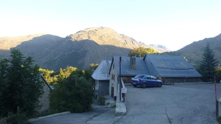 Le parking, en haut du village de Cuculet