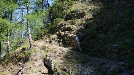 Les traversées de couloir d’avalanche sont bien sûr sans problème en cet été de canicule.