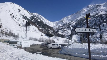 Départ du parking du Collet (1405m)