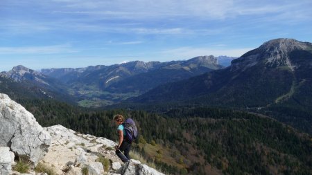 Un petit bout de Mont Blanc sur l’horizon au-delà des sommets de Chartreuse.