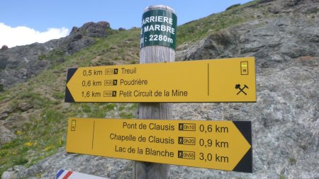 Prendre la direction du petit circuit de la mine