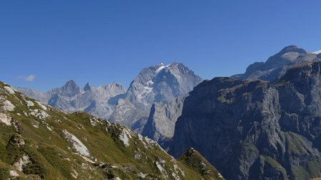 Le Roc de la Valette, où on était hier, nous fait de l’oeil.