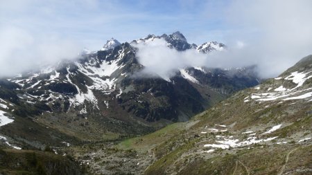 Profitons de la vue sur le Grand Pic de Belledonne ... avant qu’il soit dans les nuages.