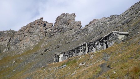 Les ruines sous le pas de la Losetta