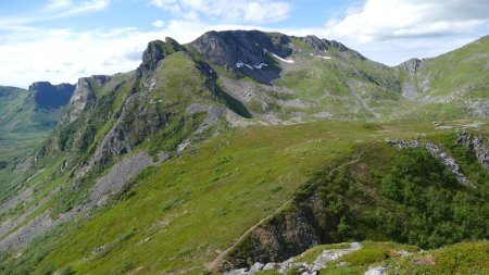 On a quand même parfois droit aux Lofoten à un bon sentier.