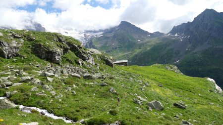 Une montagne qui fut, et qui est encore, habitée.