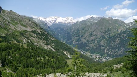 Le sentier N°3A évolue en balcon.