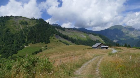 Regard arrière vers le sommet du jour.