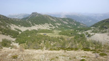 Dans le rétro, le plateau du Lançonet et le sommet du Laupon