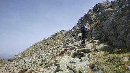 Contournement par la gauche d’un ressaut de la crête sud de Mouriès