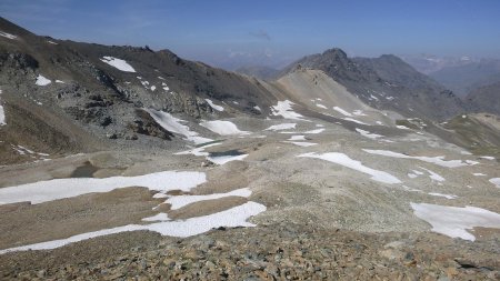 Dans le rétro, la Punta Almiane et au fond, la tête Pierre Muret