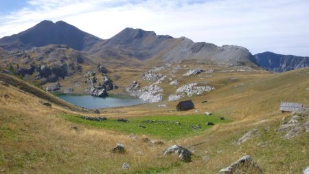 Direction la cabane, le lac et la tête de l’Encombrette