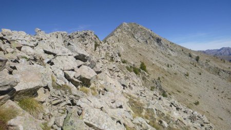 On remonte sur la crête, en direction de la Sangraure