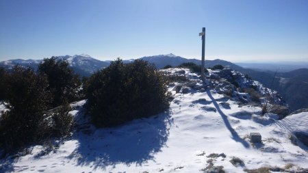 Au sommet, un panneau