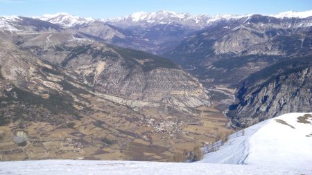 Sommet de Cordeil (2115m) vue au nord-est sur la Haute-Vallée du Verdon.