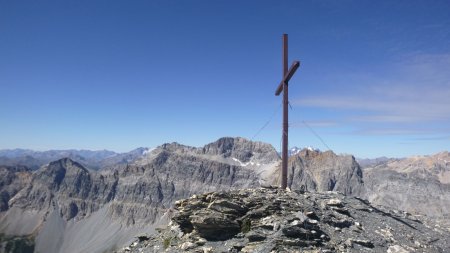 Vue sur la Roche Bernaude (3222m) depuis la Croix de l’Argentier (3040m)