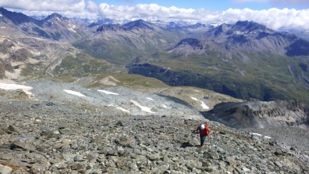 Montée finale sur la grande rampe du sud-est du Dôme de Chasseforêt.