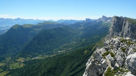 De la crête, la Vallée de la Gresse, la Crête des Rochers de la Montagne de Gresse.