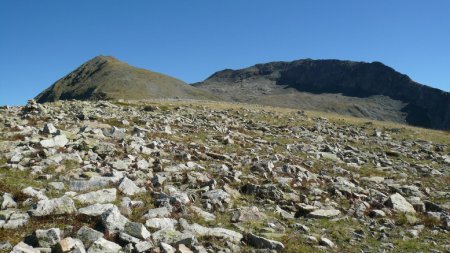 En montant vers le Pas de la Mine.