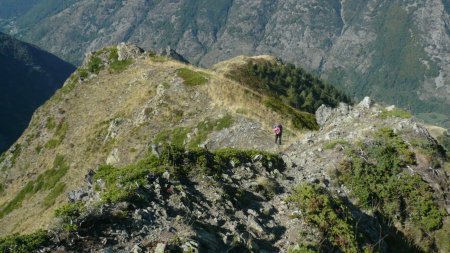 Regard arrière sur la Crête des Choumeaux, l’enfilade des ressauts.