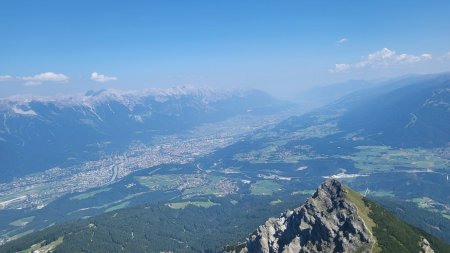 Innsbruck et la Nordkette derrière.