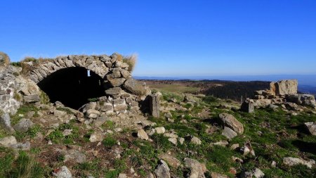 La cave à fourmes a mieux résisté.